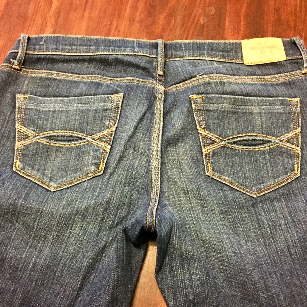 Abercrombie & Fitch Straight Stretch Jeans - Size 4 - Picture 6 of 8